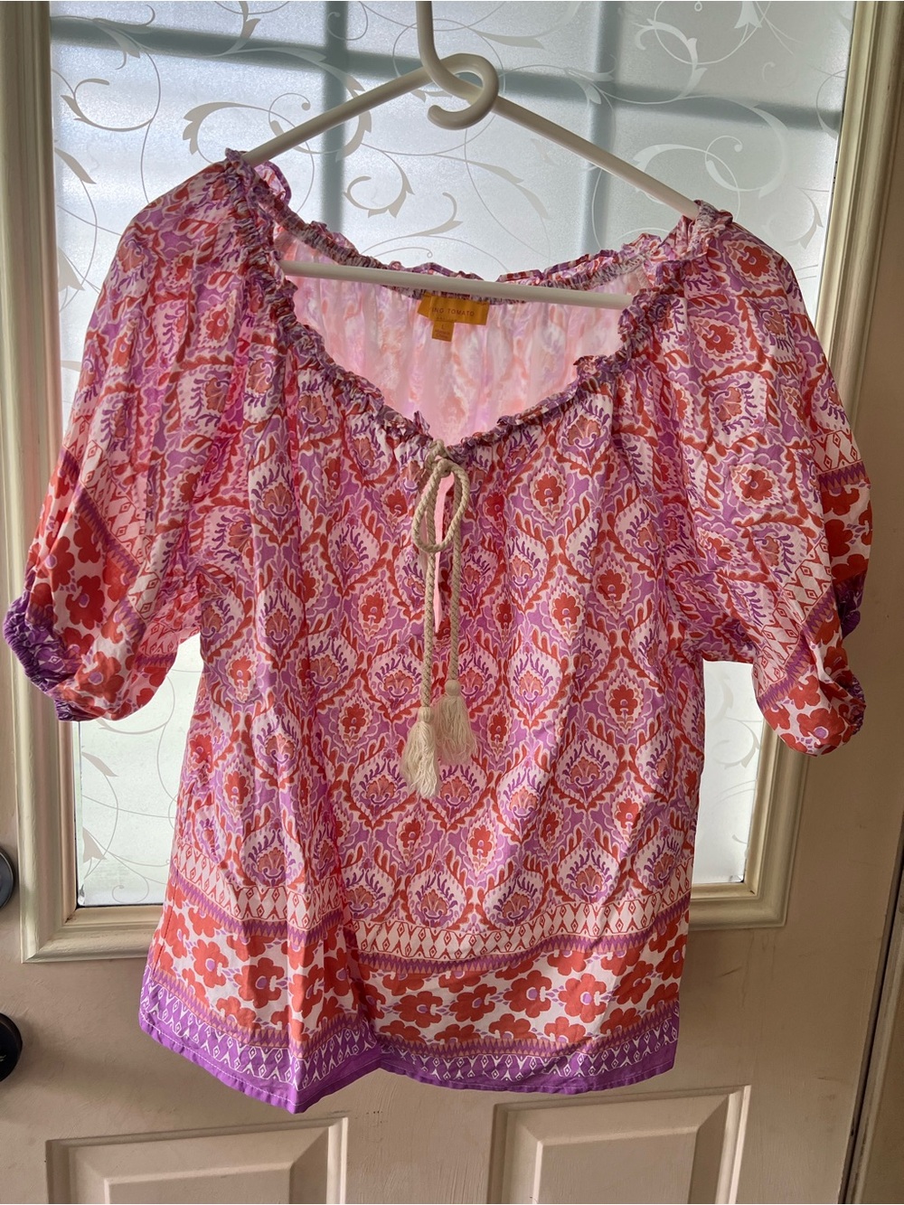 Flying Tomato sz L Whispering Lavender woven top. Short puffy sleeves